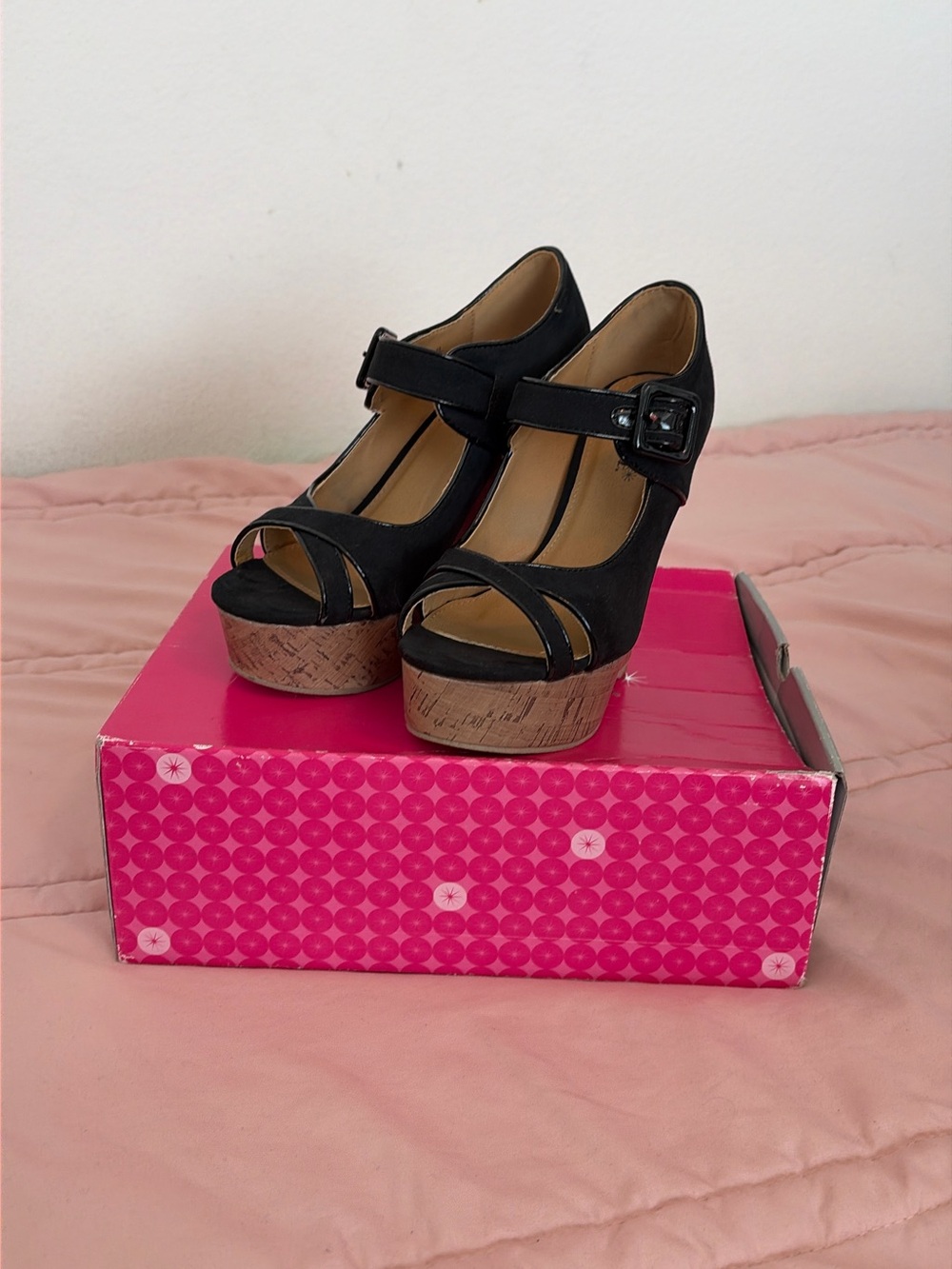 Shoe Dazzle Black T-Strap Cork Platform Wedges
